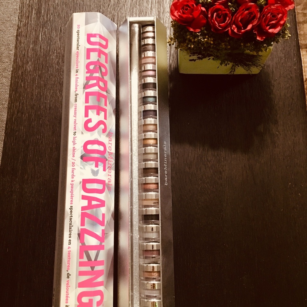 BARE MINERAL eye color tower.